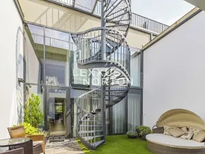Pronájem bytu 3+1, Praha - Holešovice, Na Maninách, 150 m2