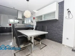 Prodej rodinného domu, Mikulovice, Dlouhá, 200 m2