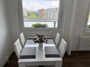 Pronájem bytu 3+1, Praha - Horní Měcholupy, Milánská, 78 m2