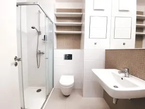 Pronájem bytu 2+kk, Praha - Libeň, Novovysočanská, 40 m2