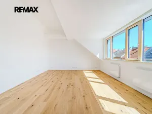 Prodej bytu 3+kk, Slaný, Navrátilova, 77 m2