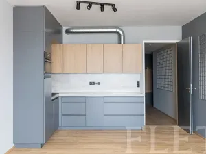 Pronájem bytu 1+kk, Praha - Holešovice, Komunardů, 47 m2