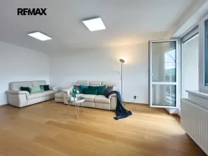 Prodej bytu 3+kk, Luhačovice, Lesní, 74 m2
