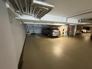 Prodej garážového stání, Praha - Jinonice, Břežánecká, 20 m2