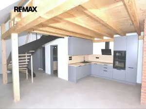 Pronájem atypického bytu, Plzeň, Slovanská, 73 m2