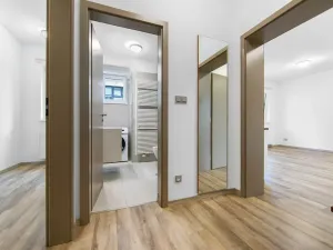 Pronájem bytu 1+kk, Plzeň, Pod Záhorskem, 447 m2