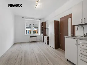 Pronájem bytu 2+kk, Plzeň, Koterovská, 36 m2