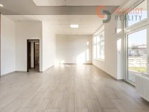 Pronájem obchodního prostoru, Břeclav, Na Valtické, 77 m2