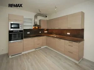 Pronájem bytu 3+kk, Velký Osek, U hřiště, 75 m2
