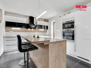 Prodej rodinného domu, Neumětely, V Chaloupkách, 210 m2