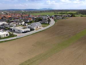 Prodej pozemku pro bydlení, Hrušovany u Brna, Pod Střediskem, 728 m2