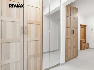 Pronájem bytu 2+kk, Praha - Vysočany, Pod Krocínkou, 59 m2
