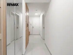 Pronájem bytu 2+kk, Praha - Vysočany, Pod Krocínkou, 59 m2