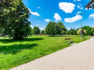 Pronájem bytu 1+kk, Praha - Vysočany, Bassova, 28 m2