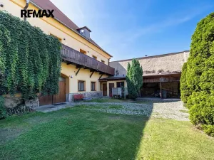Pronájem restaurace, Opočno, Trčkovo nám., 500 m2