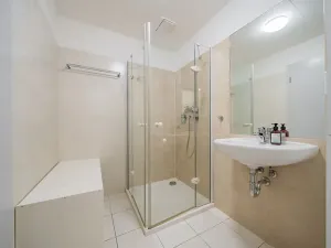 Pronájem bytu 4+1, Praha - Smíchov, Štefánikova, 147 m2
