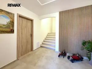Pronájem bytu 2+kk, Ořech, V Chaloupkách, 50 m2