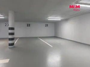 Pronájem garážového stání, Benešov, Dukelská, 14 m2
