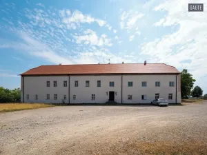 Prodej zemědělského objektu, Vlasatice, 5889 m2