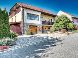 Prodej rodinného domu, Hovorany, 220 m2