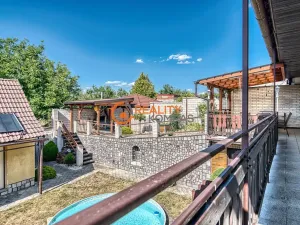 Prodej rodinného domu, Hovorany, 220 m2