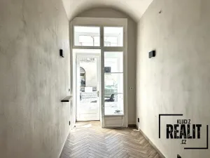 Pronájem obchodního prostoru, Praha - Malá Strana, Újezd, 15 m2