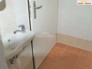 Pronájem obchodního prostoru, Chodov, Školní, 32 m2