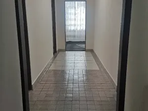 Pronájem obchodního prostoru, Hradec Králové, Vážní, 17 m2