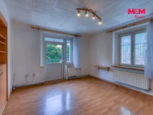 Prodej bytu 2+1, Karlovy Vary - Bohatice, Na Výšině, 45 m2