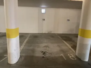 Pronájem garážového stání, Olomouc, Hraniční, 13 m2
