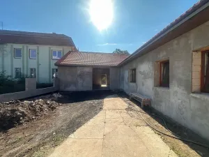 Prodej rodinného domu, Lkáň, 230 m2