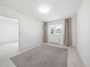 Pronájem bytu 2+kk, Ostrov, Halasova, 55 m2