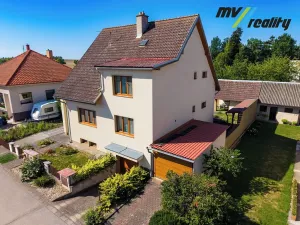 Prodej rodinného domu, Městec Králové, Třešňová, 300 m2