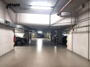 Prodej garážového stání, Praha - Stodůlky, Petržílkova, 11 m2