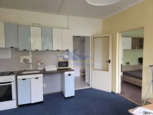 Pronájem bytu 2+kk, Klatovy, Pod Hůrkou, 37 m2