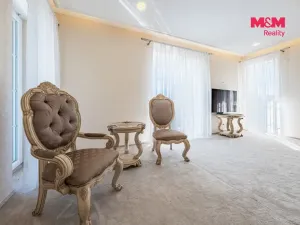 Prodej kanceláře, Šestajovice, U Váhy, 356 m2