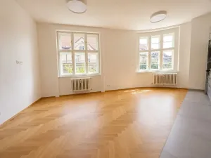 Pronájem bytu 3+kk, Praha - Bubeneč, Na hutích, 83 m2