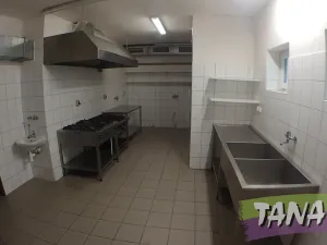 Pronájem restaurace, Mnichovo Hradiště, Masarykovo náměstí, 350 m2