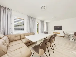 Pronájem rodinného domu, Postřižín, Datlová, 137 m2
