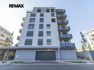 Pronájem bytu 2+kk, Praha - Hlubočepy, Divíškové, 53 m2