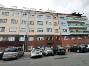Pronájem bytu 2+1, Praha - Podolí, Podolská, 46 m2