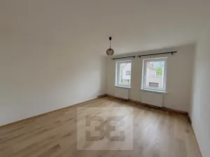 Pronájem rodinného domu, Praha - Kobylisy, Líbeznická, 170 m2
