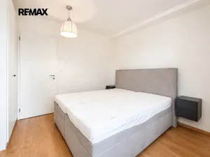 Pronájem bytu 2+1, Praha - Hloubětín, Kbelská, 54 m2