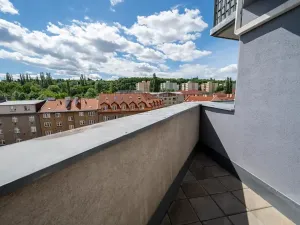 Prodej bytu 2+kk, Praha - Vysočany, Skloněná, 74 m2
