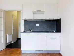 Pronájem bytu 1+kk, Praha - Vršovice, Rybalkova, 26 m2
