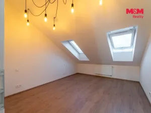 Prodej rodinného domu, Ořech, Karlštejnská, 112 m2