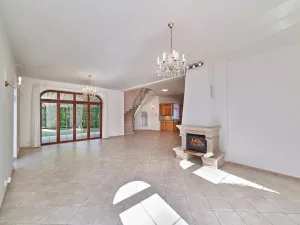 Pronájem vily, Praha, 243 m2