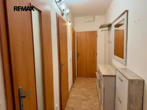 Pronájem bytu 2+1, Nupaky, K Parku, 66 m2
