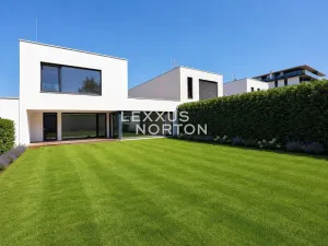Prodej vily, Praha - Horní Měcholupy, U hostivařského nádraží, 260 m2