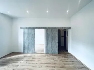 Prodej bytu 2+1, Karlovy Vary, Jaltská, 51 m2